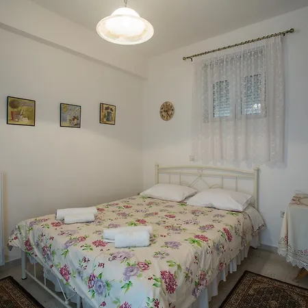 Theodore Apartamento