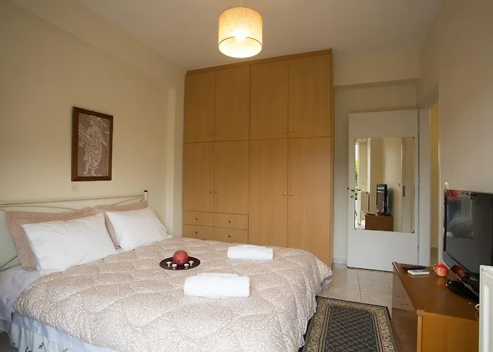 Theodore Apartment *